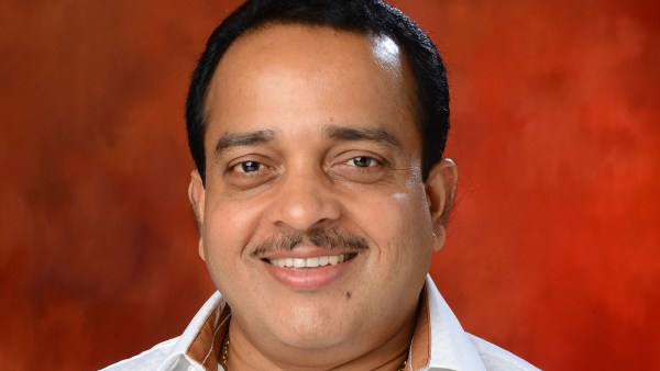 ರಾಜಕೀಯ ಕೆಲಸಗಳನ್ನು ಮಾಡಿಸಿಕೊಳ್ಳುವುದು