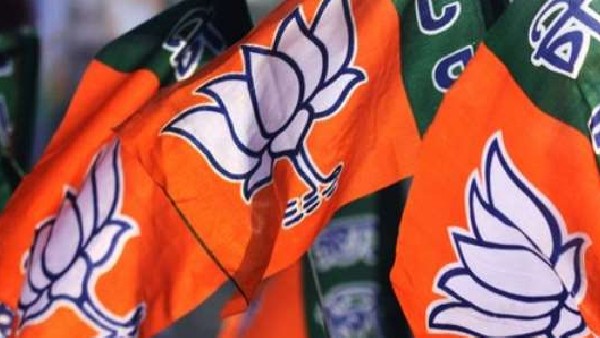 2018 ರಲ್ಲಿ ಗೆದ್ದಿದ್ದ ಮೊಬೋಶರ್ ಅಲಿ 2018 ರಲ್ಲಿ ಗೆದ್ದಿದ್ದ ಮೊಬೋಶರ್ ಅಲಿ