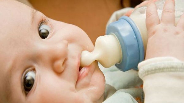 ತಜ್ಞರಿಂದ ಎದೆ ಹಾಲಿನ ಪರೀಕ್ಷೆ