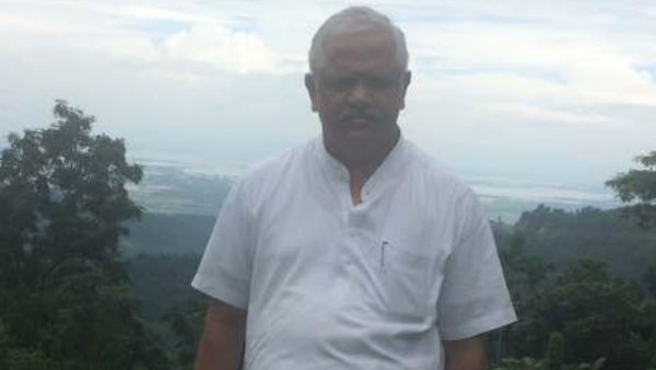  ಖಾಲಿ ಕುರ್ಚಿಗಳಿಗೆ ಭಾಷಣ ಮಾಡುವ ಮುಖ್ಯಮಂತ್ರಿ