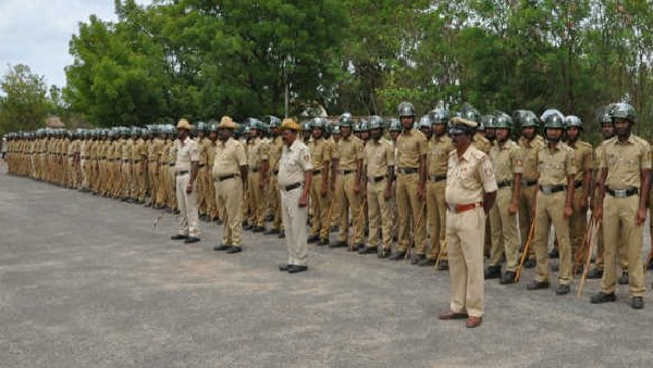 Republic day: Attracted attention police march in Chamarajanagar