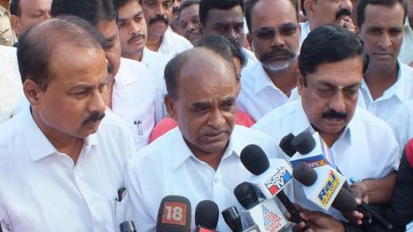  ಸಮಾಜದ ಅಭಿವೃದ್ಧಿಗಾಗಿ ಶ್ರಮಿಸುತ್ತೇವೆ