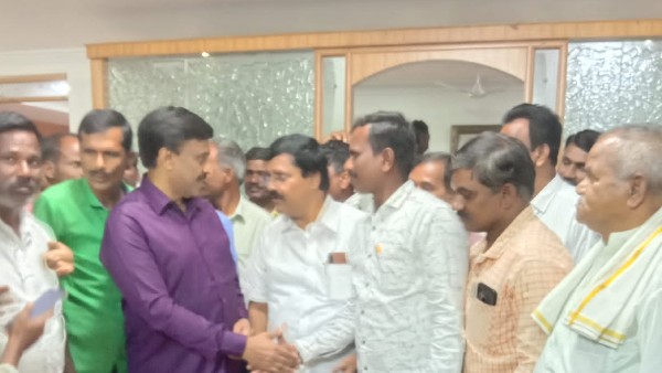 Hiriyur local candidate meets G Janardhana Reddy