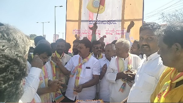 ಕಾರ್ಯಕರ್ತರಿಗೆ ಎಚ್.ಮಹೇಶ್ ಮನವಿ ಕಾರ್ಯಕರ್ತರಿಗೆ ಎಚ್.ಮಹೇಶ್ ಮನವಿ