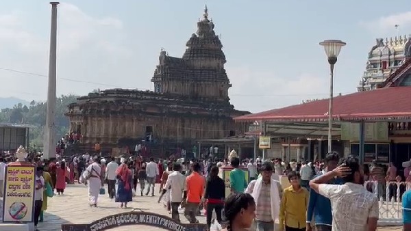 ರೆಸಾರ್ಟ್, ಲಾಡ್ಜ್, ಹೋಮ್ಸ್ಟೇ ಹೌಸ್ ಫುಲ್ ರೆಸಾರ್ಟ್, ಲಾಡ್ಜ್, ಹೋಮ್ಸ್ಟೇ ಹೌಸ್ ಫುಲ್