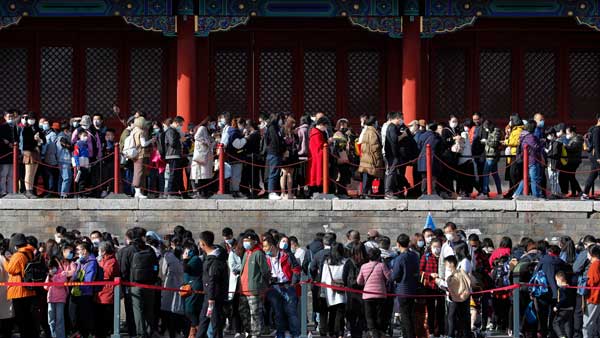 Chinas population decline for the first time in 60 years 