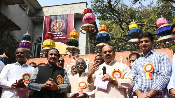 ಪ್ರಾದೇಶಿಕ ಕೇಂದ್ರಗಳಲ್ಲಿ ಚಿತ್ರಸಂತೆಗಳಾಗಬೇಕು
