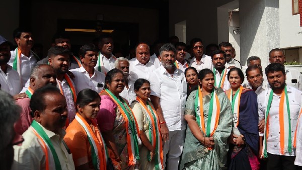 Nelamangala City Corporation JDS Leaders Quit Party And Join Hands With Congress 