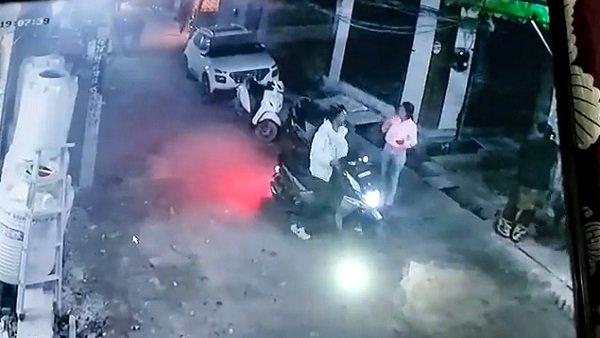 ಅಂಜಲಿ ಜೊತೆಗಿದ್ದ ಆ ಹುಡುಗ ಯಾರು?