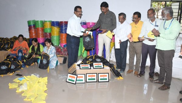 ಅತಿಥಿಗಳಿಗೆ ನೀಡುವ ನೋಂದಣಿ ಕಿಟ್ 