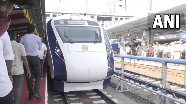 PM Narendra Modi Flags Off Vande Bharat Train Between Secunderabad- Visakhapatnam