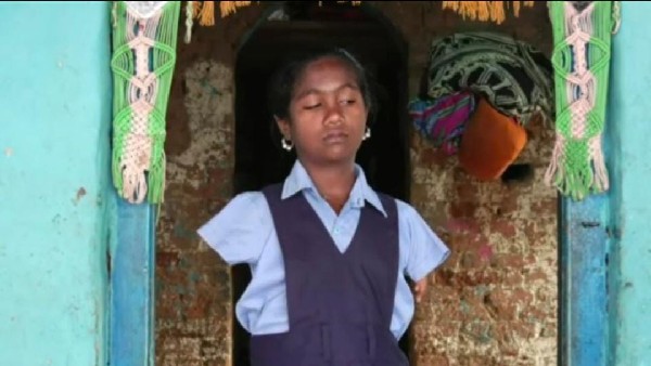 ಸೂರಿಗಾಗಿ ಪರದಾಡುತ್ತಿರಿವ ಲಕ್ಷ್ಮಿ ಸೂರಿಗಾಗಿ ಪರದಾಡುತ್ತಿರಿವ ಲಕ್ಷ್ಮಿ