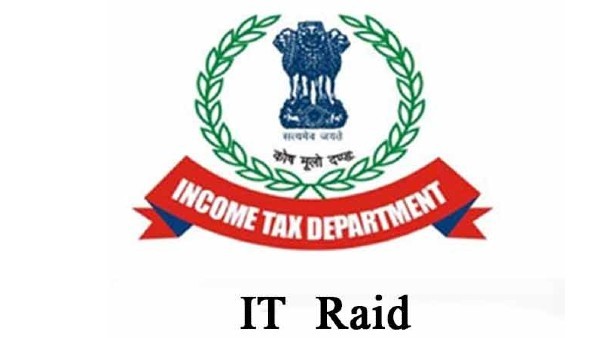  IT raid on Congress leader Akmal house in Chikkamagaluru