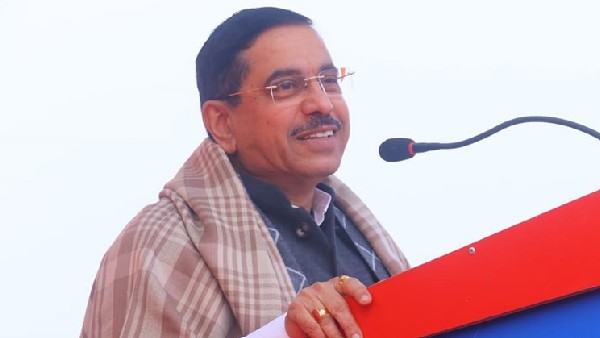 Rahul Gandhi is not concerned about state Congress leaders: Prlhad joshi