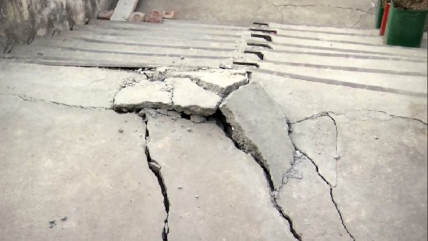 ಏಕೆ ಮಾನವ ನಿರ್ಮಿತ?