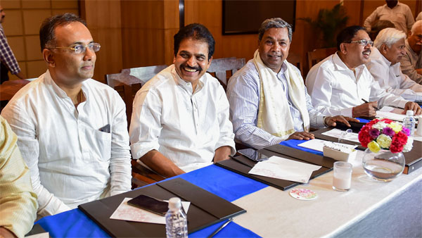DK Shivakumar Has Formed Committee To Coordinate The Congress Bus Yatra 