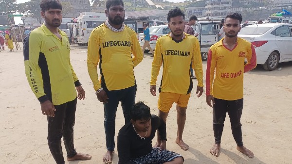 ನೆರವಿಗೆ ಧಾವಿಸಿದ ಲೈಫ್‌ ಗಾರ್ಡ್‌