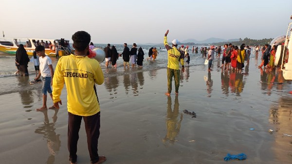 ಪ್ರವಾಸಿಗರಿಂದ ದುರ್ವರ್ತನೆ