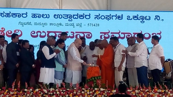 ಗೆಲ್ಲುವ ಅಭ್ಯರ್ಥಿಯನ್ನು ಹುಡುಕುವ ಪ್ರಯತ್ನದಲ್ಲಿ ಕೇಂದ್ರ