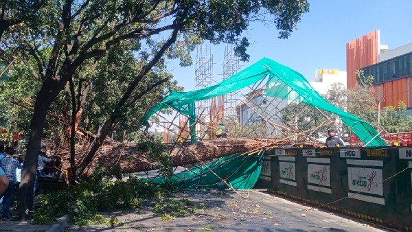 Bengaluru Metro Pillar Collapse : Team of professors from IIT Hyderabad inspect the site Bengaluru Metro Pillar Collapse : Team of professors from IIT Hyderabad inspect the site