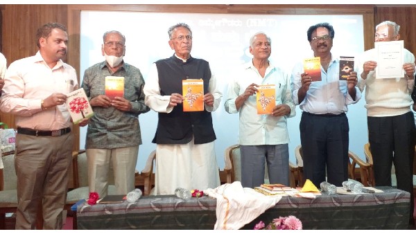 ಯುವಜನರು ಮೊಬೈಲ್ನಿಂದ ಹೊರಬರಬೇಕು ಯುವಜನರು ಮೊಬೈಲ್ನಿಂದ ಹೊರಬರಬೇಕು