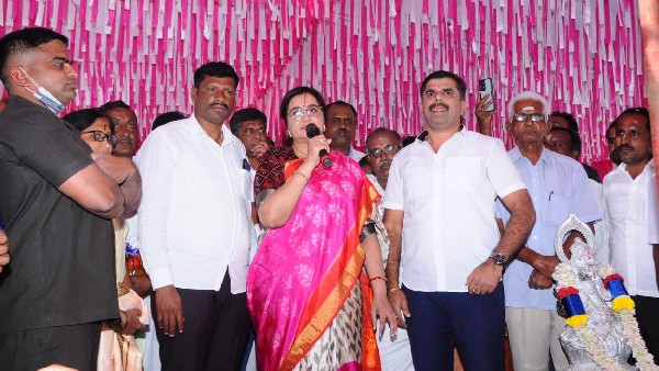  ನೀವೇ ಅವಮಾನ ಮಾಡಿಕೊಳ್ಳುತ್ತಿದ್ದೀರಿ