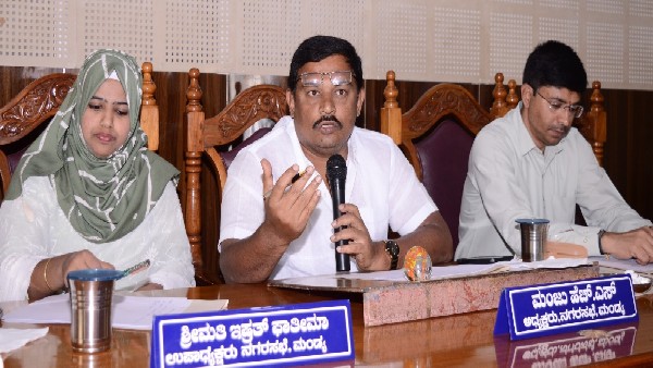 ನಗರ ಸಭೆ ಸದಸ್ಯರ ಪ್ರಶ್ನೆಗೆ ಉತ್ತರಿಸದ ಮಿಮ್ಸ್‌ ಅಧಿಕಾರಿ