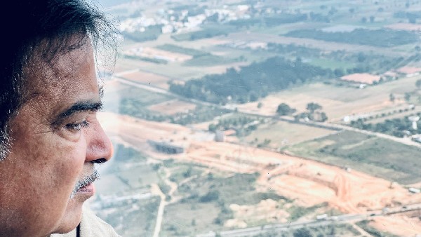 ಬಸವರಾಜ ಬೊಮ್ಮಾಯಿಯೊಂದಿಗೆ ಸಮಾಲೋಚನೆ 