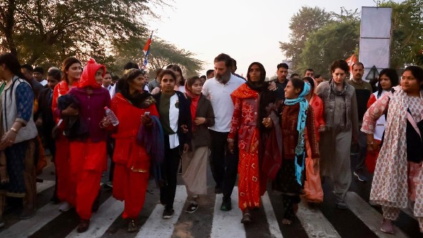 Adani, Ambani can never buy Rahul as he stands for truth: Priyanka Gandhi at Loni border 
