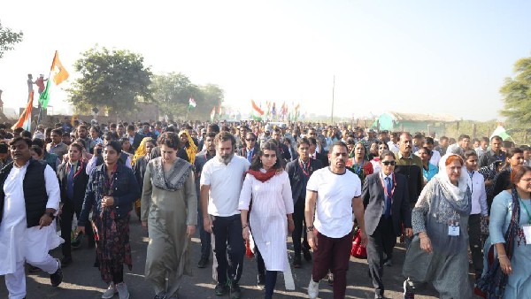 ಆರ್ಥಿಕ ಮತ್ತು ಸಾಮಾಜಿಕವಾಗಿ ಬಲ 