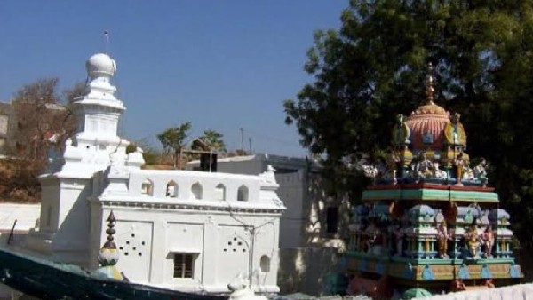 ಮಹಿಳಾ ಭಕ್ತಾದಿಗಳಿಗಾಗಿ ನಿರ್ಮಿಸಿರುವ ಸ್ನಾನಗೃಹ ಅವ್ಯವಸ್ಥೆಯ ಆಗರ