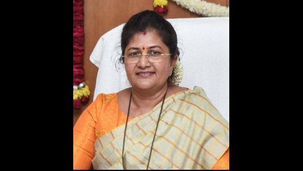 It Is Not Right To Talk Lightly About Those Who Are In The Position Of Chief Minister Says Shashikala Jolle 