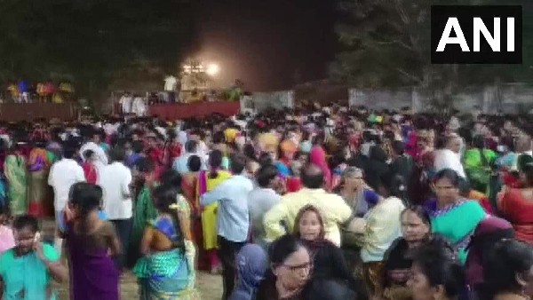 ಪ್ರಚಾರದ ಉನ್ಮಾದ ದುರಂತಕ್ಕೆ ಕಾರಣವೆಂದ ಜಗನ್ ಪ್ರಚಾರದ ಉನ್ಮಾದ ದುರಂತಕ್ಕೆ ಕಾರಣವೆಂದ ಜಗನ್