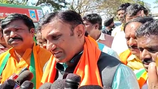 ಕೊರೊನಾ ಅವ್ಯವಹಾರ: ಶ್ವೇತ ಪತ್ರ ಹೊರಡಿಸಲು ಸಿದ್ಧ ಕೊರೊನಾ ಅವ್ಯವಹಾರ: ಶ್ವೇತ ಪತ್ರ ಹೊರಡಿಸಲು ಸಿದ್ಧ