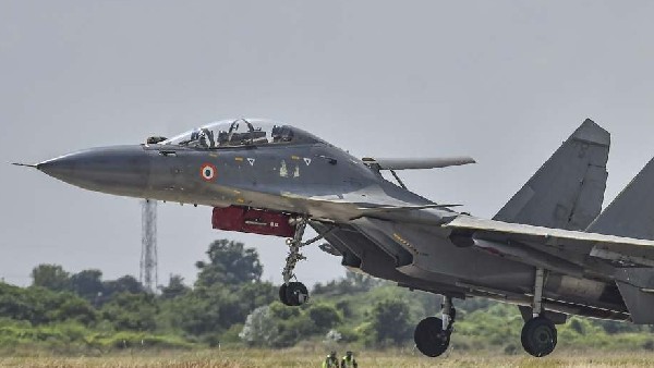 Indian Air Force Sukhoi Su-30 and Mirage 2000 fighter jets crash in Madhya Pradesh Indian Air Force Sukhoi Su-30 and Mirage 2000 fighter jets crash in Madhya Pradesh