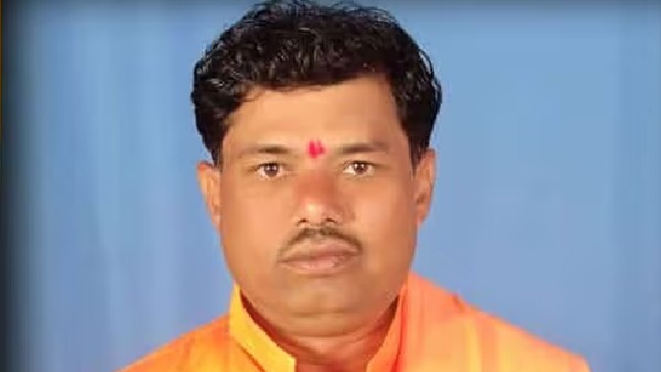 Yadgiri Swamiji Died because of Heart attack at Bangalore cantonment railway station 