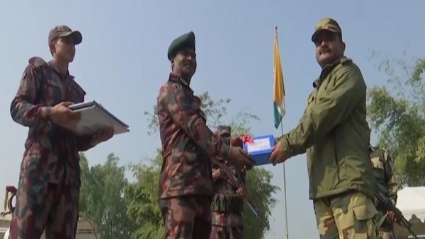 Republic day 2023: India distributes sweets to Pakistan and Bangladesh military forces on border