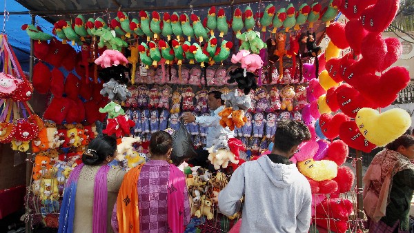 BIS raids airports, shopping malls, seizes 18600 Non Certified Chinese Toys