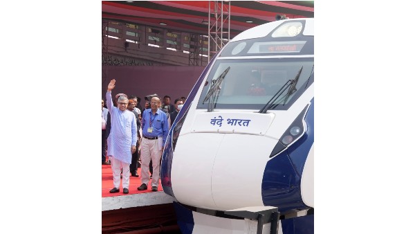 Visakhapatnam Police arrested Three persons for vandalising Vande Bharat express Visakhapatnam Police arrested Three persons for vandalising Vande Bharat express