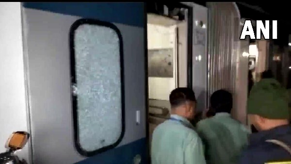 Stones thrown at Vande Bharat Express in Bengal, 2nd time in 2 days