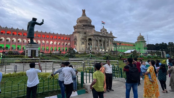 ಕರ್ನಾಟಕಕ್ಕೆ ದುಷ್ಕೃತ್ಯವೆಸಗುವ ಹೆಸರು 