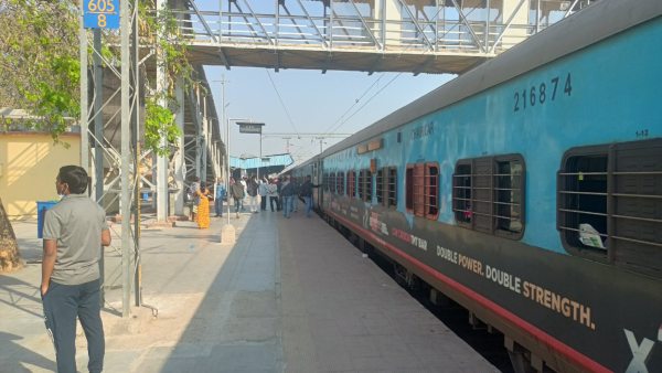 Indian Railways cancels 420 trains on February 23th 2023 full list is here
