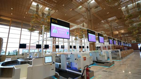 Man accuses Vistara staff of behaving rudely with 12-year-old son at airport Man accuses Vistara staff of behaving rudely with 12-year-old son at airport