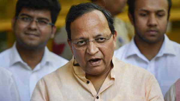 Congress Is A Leaderless Party Says Arun Singh