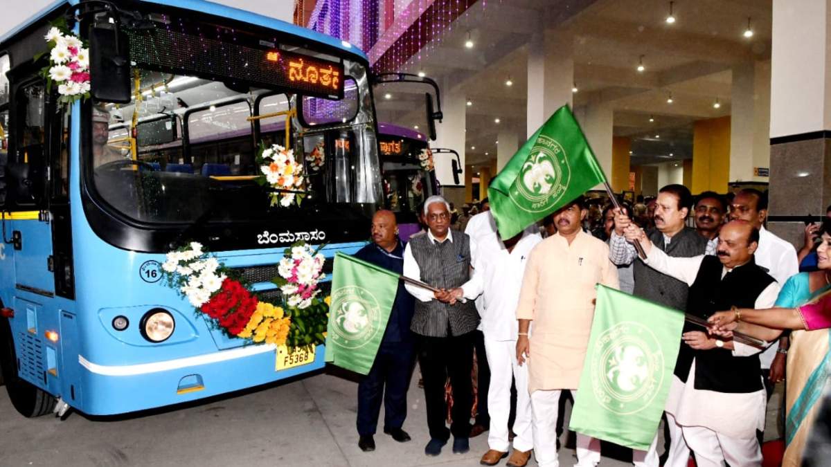 CM Basavaraj Bommai inaugurates Kalasipalya bus stand CM Basavaraj Bommai inaugurates Kalasipalya bus stand