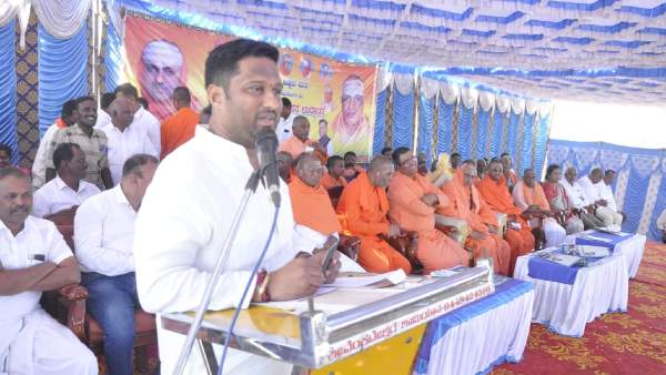  ರಸ್ತೆ ದುರಸ್ತಿ ಮಾಡಿಸಿದ ನಿಶಾಂತ್