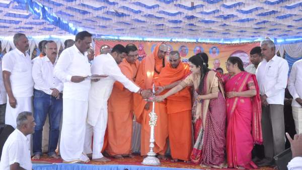  500 ಜನರನ್ನು ಸೇರಿಸಿ ಎಂದು ಆಕ್ರೋಶ
