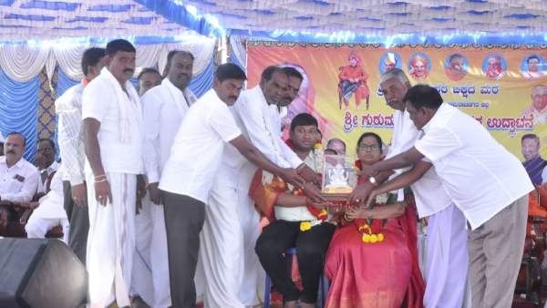  8 ತಿಂಗಳಲ್ಲಿ ನೂರಾರು ದೇಗುಲಗಳ ಜೀರ್ಣೋದ್ಧಾರ