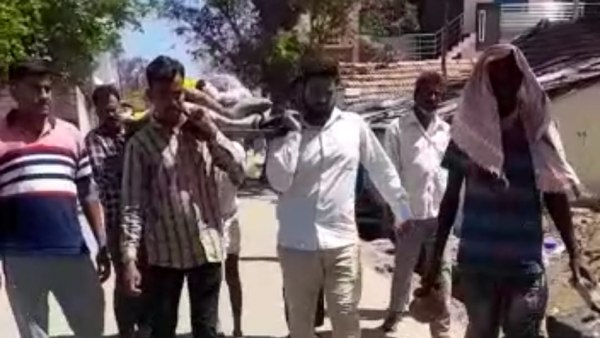 Hindu old woman funeral by Muslims in Chamarajanagar