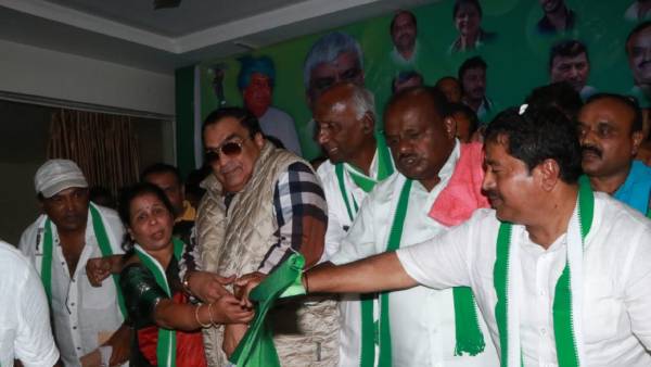 ಬಿಜೆಪಿಯಿಂದ ಟಿಕೆಟ್ ಯಾರಿಗೆ? ಬಿಜೆಪಿಯಿಂದ ಟಿಕೆಟ್ ಯಾರಿಗೆ?